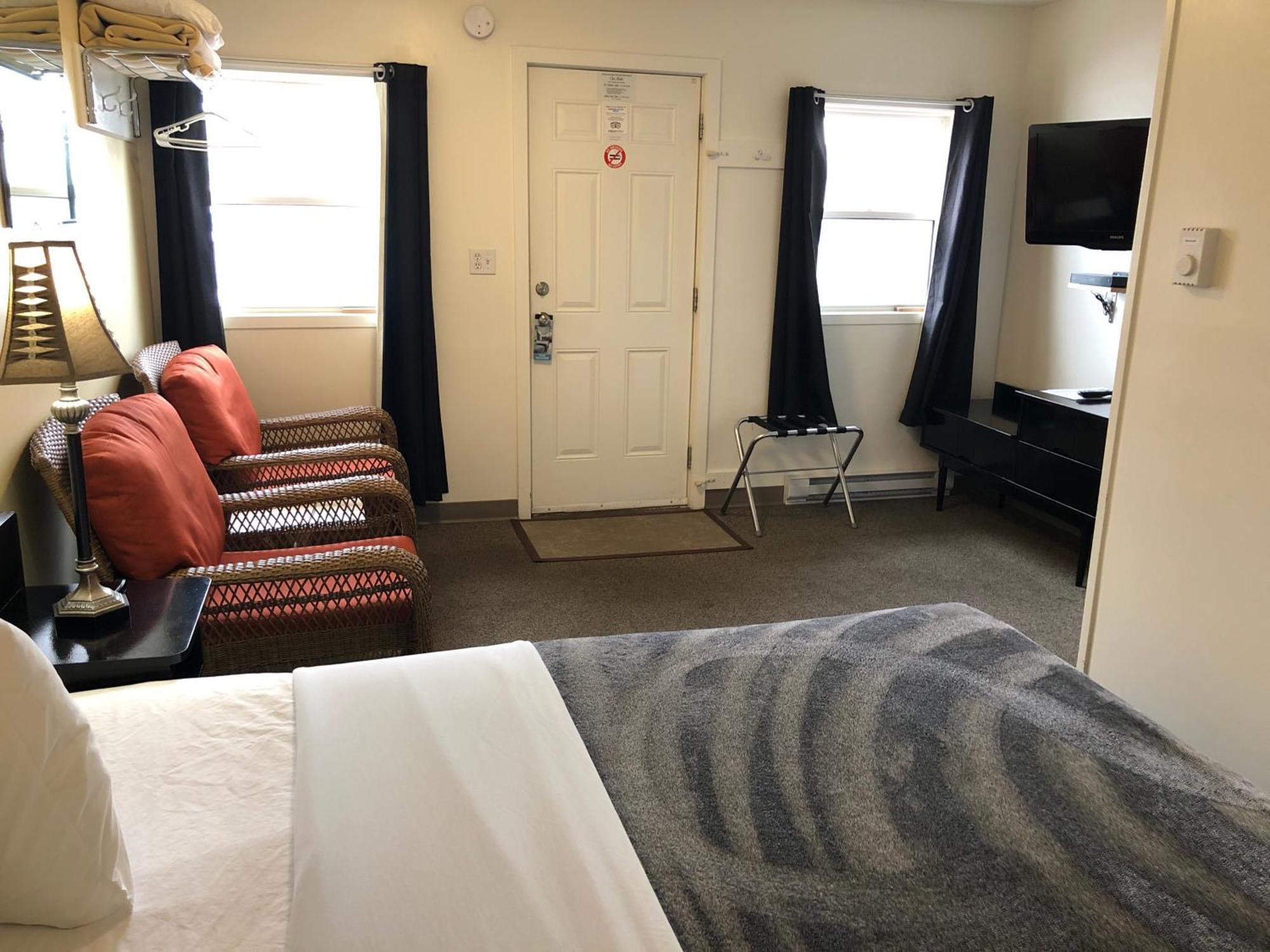 Creston Valley Motel Экстерьер фото
