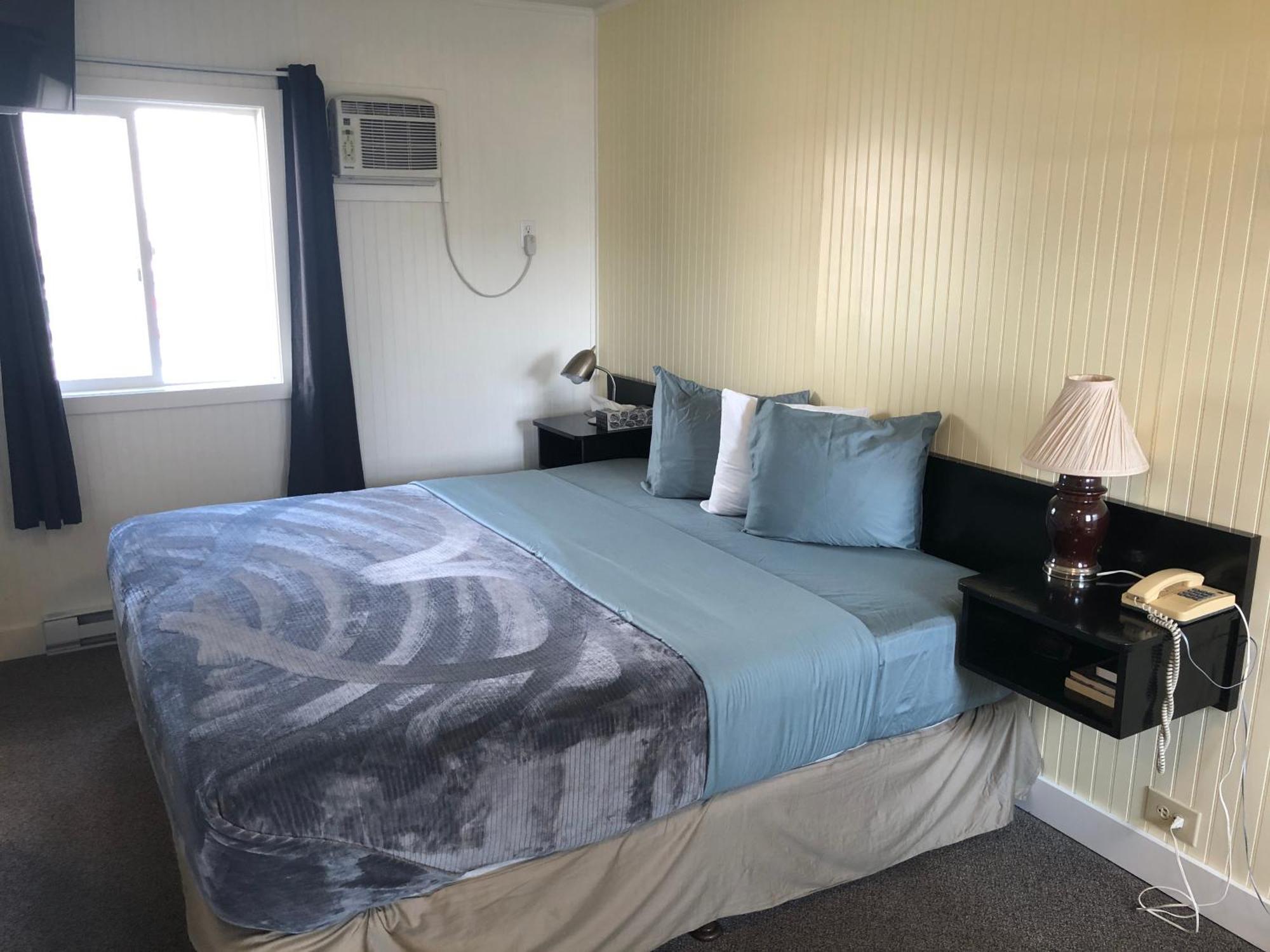 Creston Valley Motel Экстерьер фото