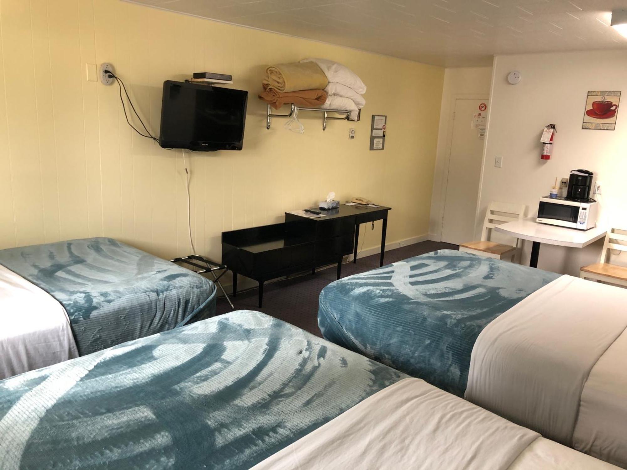 Creston Valley Motel Экстерьер фото