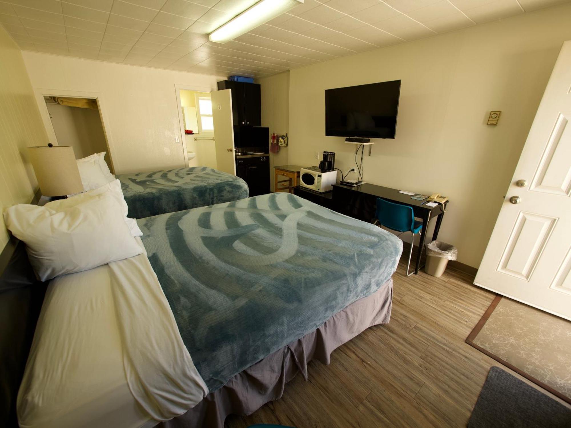 Creston Valley Motel Экстерьер фото