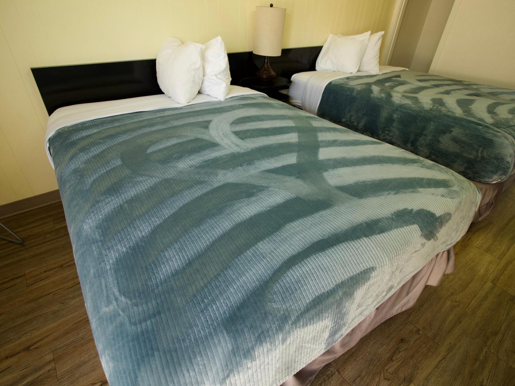 Creston Valley Motel Экстерьер фото