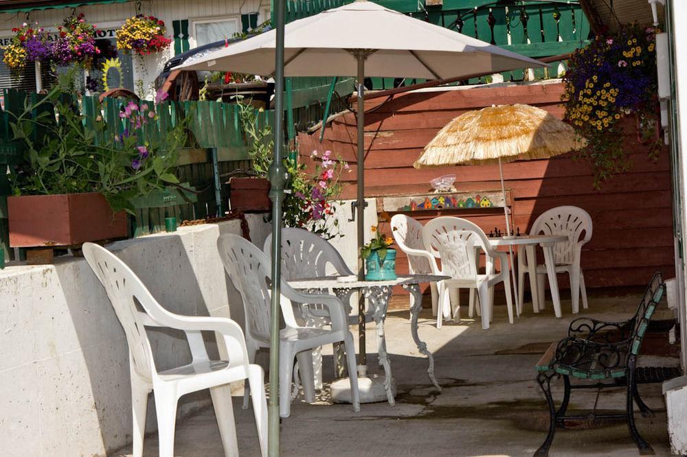 Creston Valley Motel Экстерьер фото