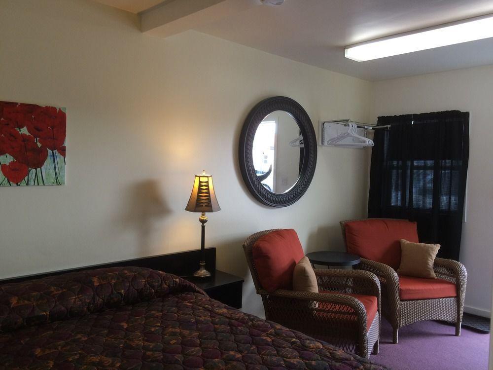 Creston Valley Motel Экстерьер фото
