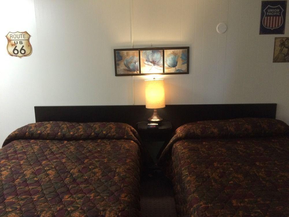 Creston Valley Motel Экстерьер фото