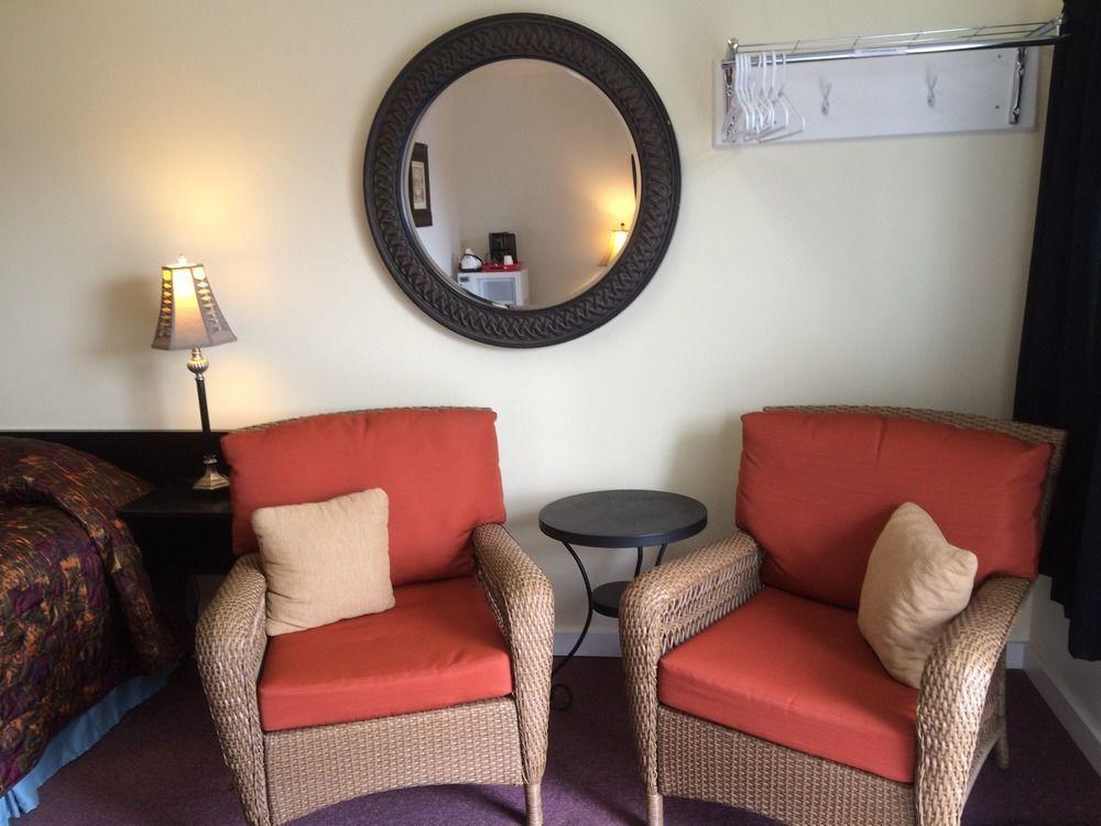 Creston Valley Motel Экстерьер фото