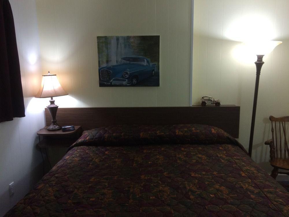 Creston Valley Motel Экстерьер фото