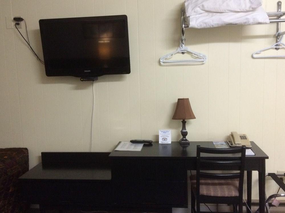 Creston Valley Motel Экстерьер фото