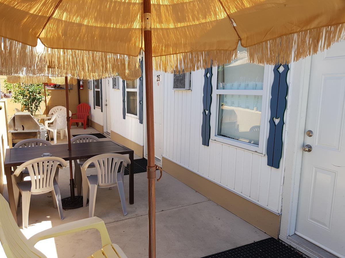 Creston Valley Motel Экстерьер фото