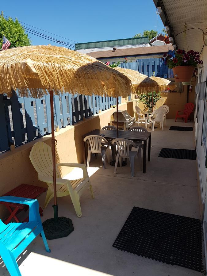 Creston Valley Motel Экстерьер фото